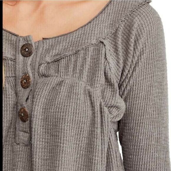 Free People We The Free Storm Gray Thermal Henley Neck Pullover Top Size Small - Picture 3 of 8